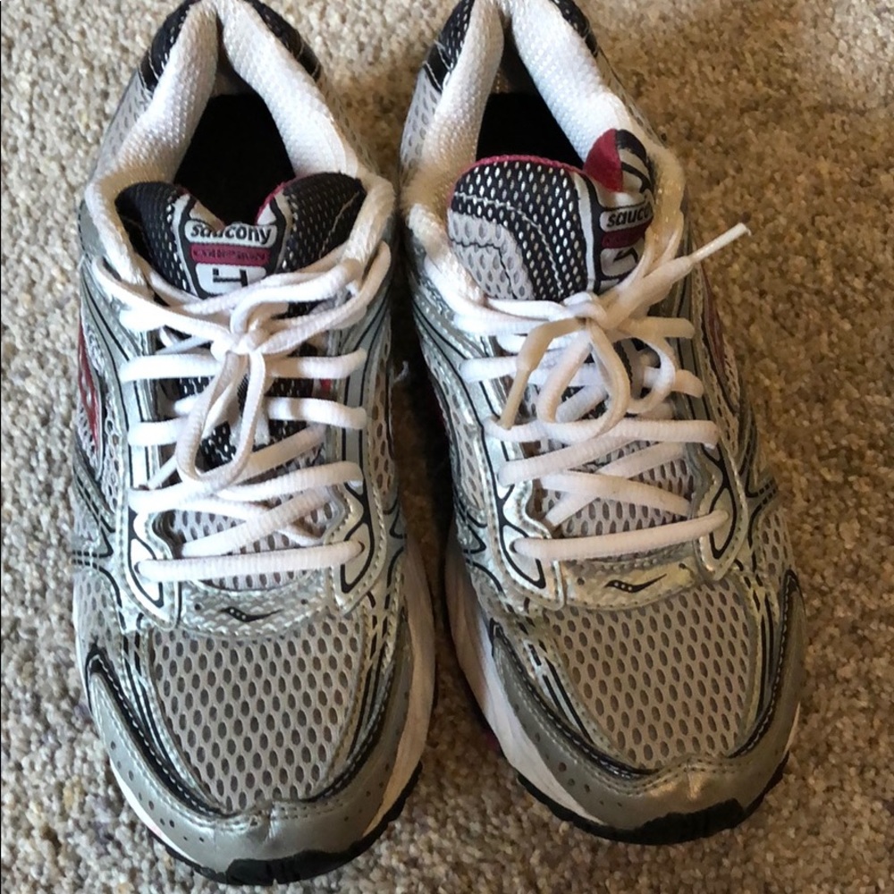 Saucing shoes
